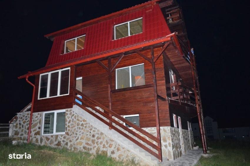 Casă cu 4 camere cu Teren 600 Mp în Central