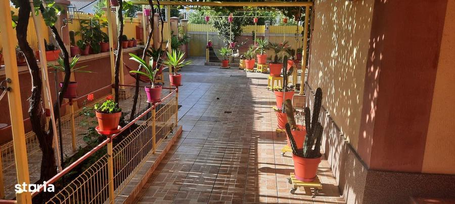 Vand Vila Mangalia pretabila de locuit sau pensiune, clinica - 10