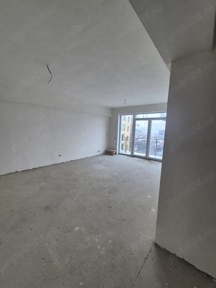 Vand apartament compus din 2 camere, hol, baie ,bucatarie si balcon, semifinisat Str. Liviu Rebreanu - 7