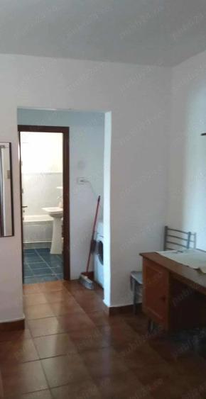 Inchiriez apartament.2 camere,decomandat - 6