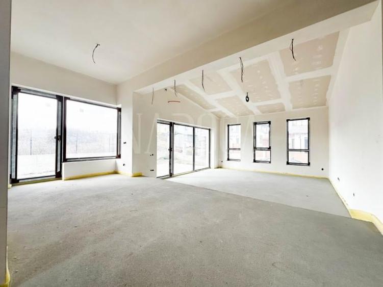 Casa 5 camere de vanzare in Dezmir - 1