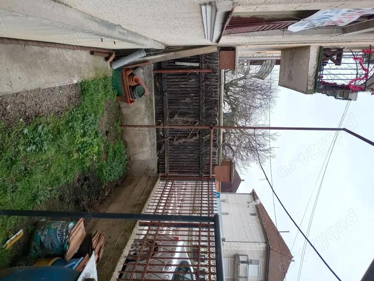 3 camere la casa cu teren str Axente Sever nr 88 colt cu str Argesului in Satu Mare, singur in curte - 3