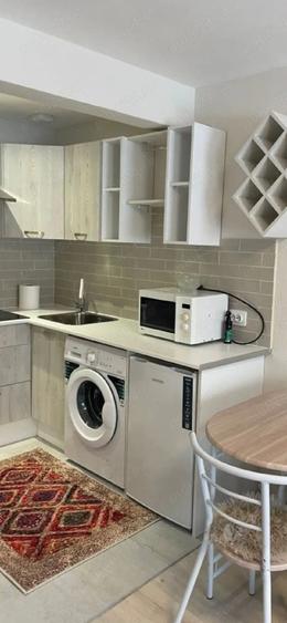 Garsoniera moderna - Tractorul- langa Coresi Mall - 9