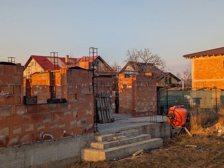 Teren 580m Șerbănești cu casa in construcție - 3