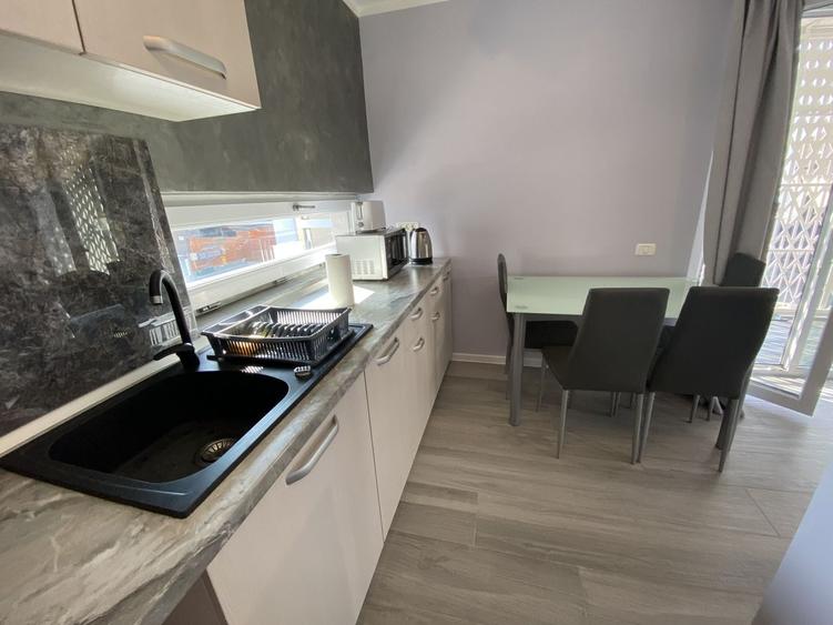 Apartament cu 3 camere decomandat, mobilat în Dumbrăvița
