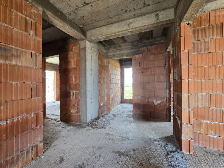 Casă individuală cu 4 camere cu Garaj în Corbeanca
