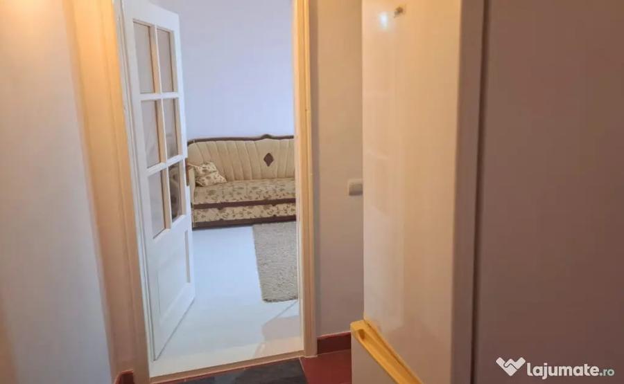 Apartament cu 2 camere semidecomandat în Hotvon