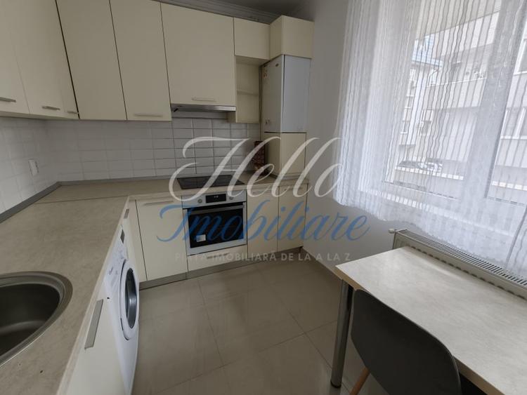 Apartament cu 3 camere decomandat, mobilat în Florești