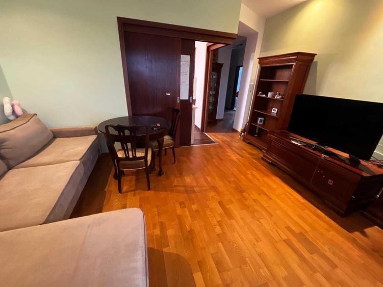 Apartament cu 3 camere decomandat în Grivița
