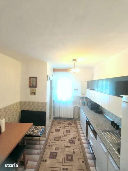 Apartament cu 3 camere decomandat în Tineretului