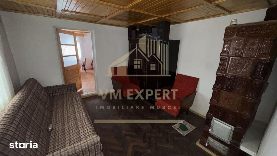 Casă cu 4 camere cu Teren 3038 Mp în Mălureni