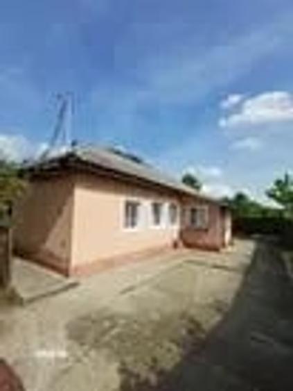 Casă cu 3 camere cu Teren 584 Mp în Central