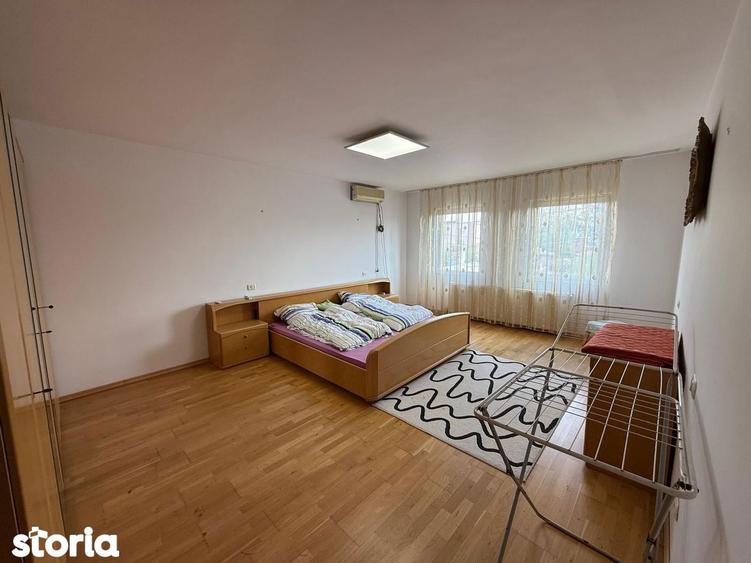 Casă cu 5 camere cu Teren 650 Mp în Chiajna
