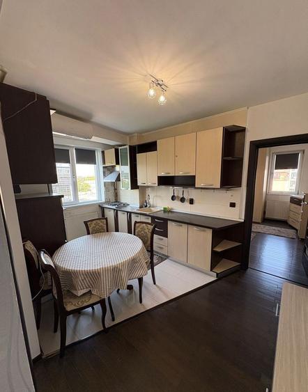 Apartament cu 3 camere decomandat în Ghencea