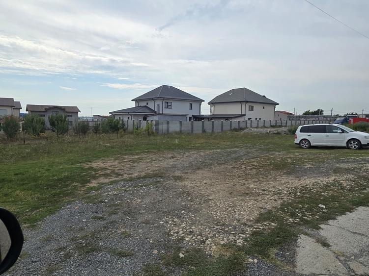 Teren Construcții intravilan de 1000 mp, în Periferie