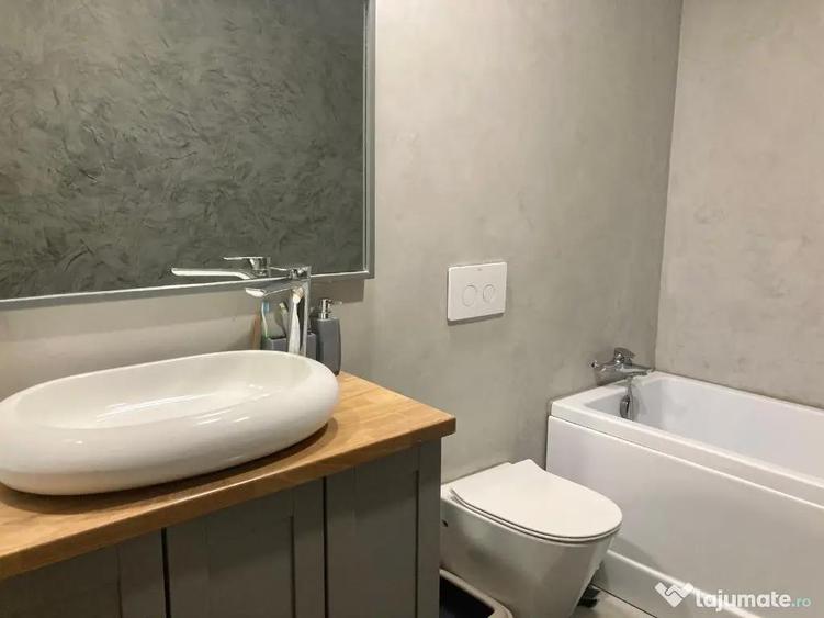 Apartament cu 3 camere decomandat în Ștefăneștii de Jos