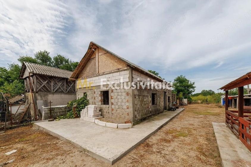 Casă cu 1 camere cu Teren 2140 Mp în Lunca