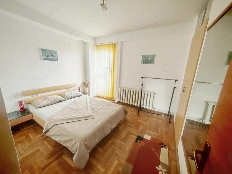 Apartament cu 4 camere decomandat, mobilat în Centrul Civic