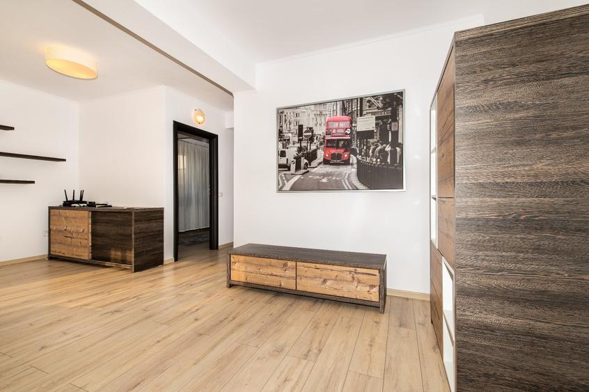 Apartament cu 4 camere decomandat, mobilat în Dămăroaia