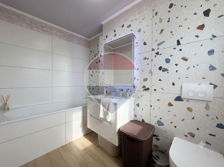Penthouse cu 3 camere decomandat, mobilat în Tomis Plus
