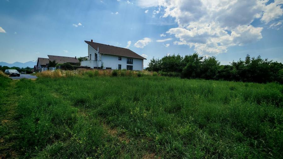Teren Construcții intravilan de 823 mp, în Stupini