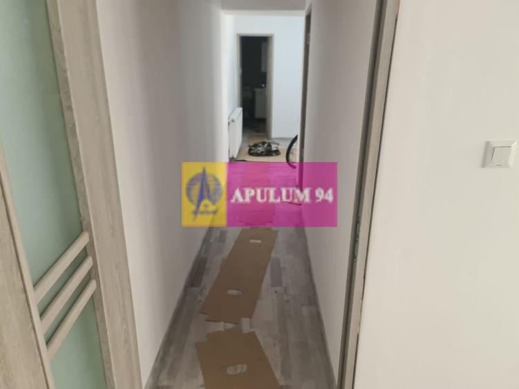 Casă individuală cu 2 camere decomandat cu Canalizare în Central