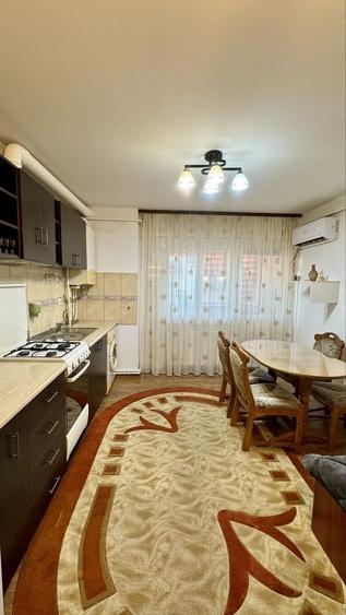 Apartament cu 2 camere decomandat în Nicolina