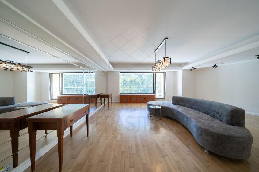 Apartament cu 3 camere decomandat, mobilat în Herăstrău