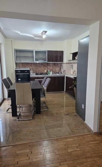 Apartament cu 2 camere decomandat în Spitalul Județean