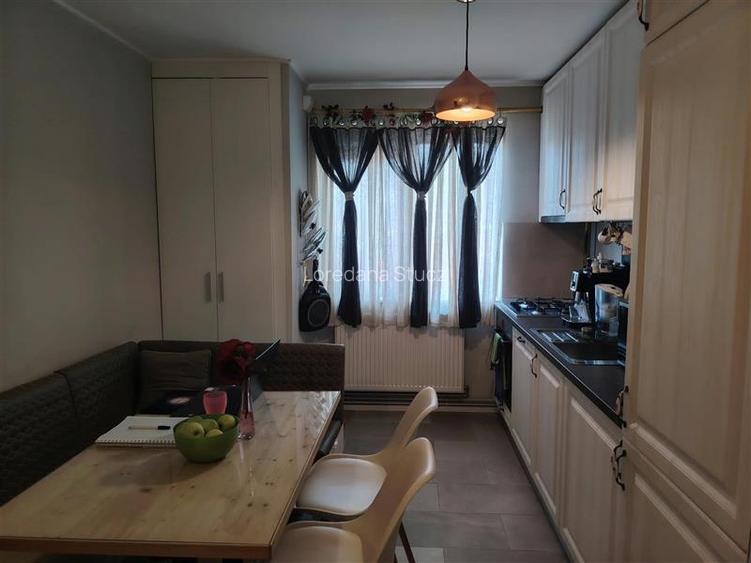 Apartament cu 2 camere decomandat în UTA