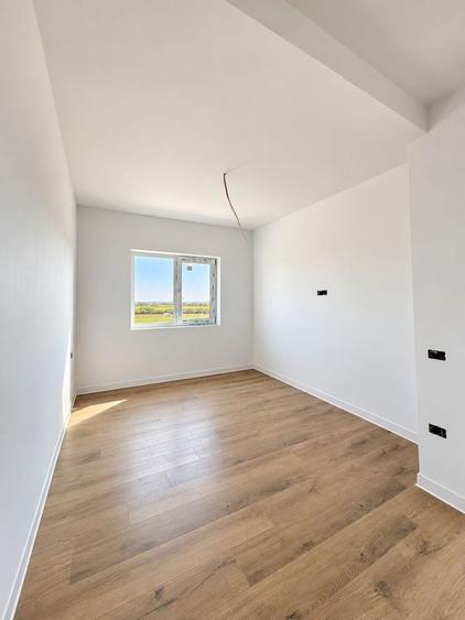 Duplex cu 3 camere cu Canalizare în Remetea Mare