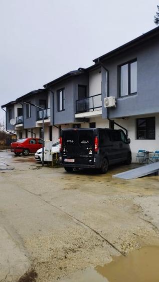 VAND 3 VILE 360MP+300MP CURTE+2 LOC PARCARE IN ZONA 1 DECEMBRIE IF-250.000 euro - 2