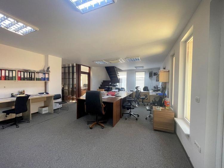 Spațiu de birouri / clinică de vanzare - 40