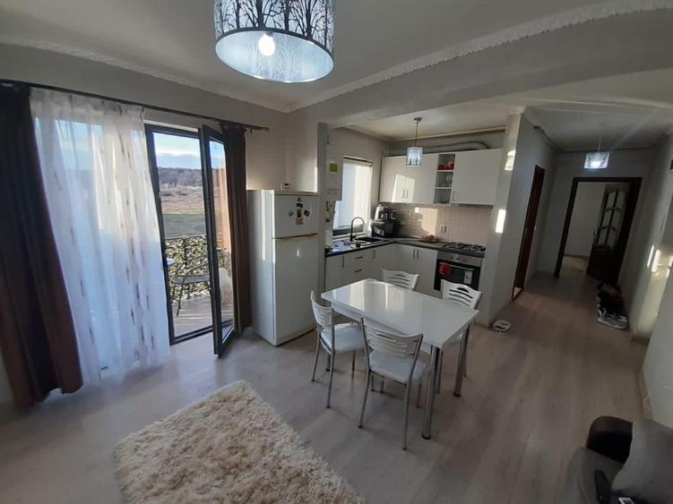 Inchiriez apartament Floresti - 3