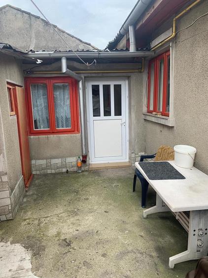 Casa spa?ioasa de inchiriat 4 camere, curte proprie Constan?a (str. ?erban Voda) - 4