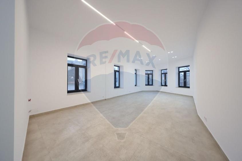 Constructie comerciala centrala P+2 -  functiuni mixte - 7