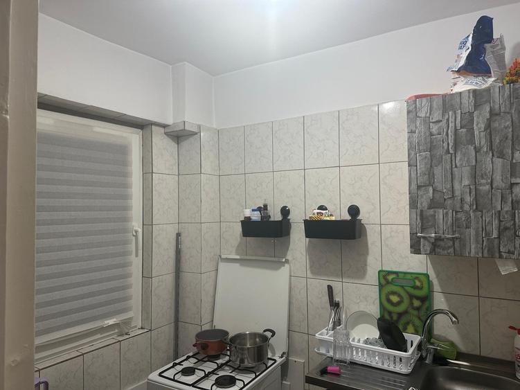 Dristor - garsonieră cu balcon, mobilată, AC, la 5 minute de gura de metrou - 11