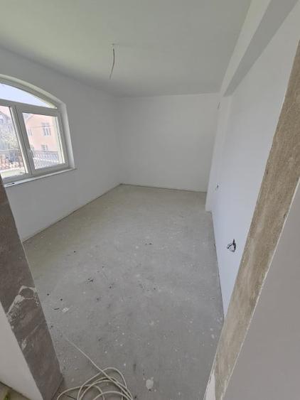 Casa individuala,  130 mp ,  teren 380 mp, zona Dezmir - 12