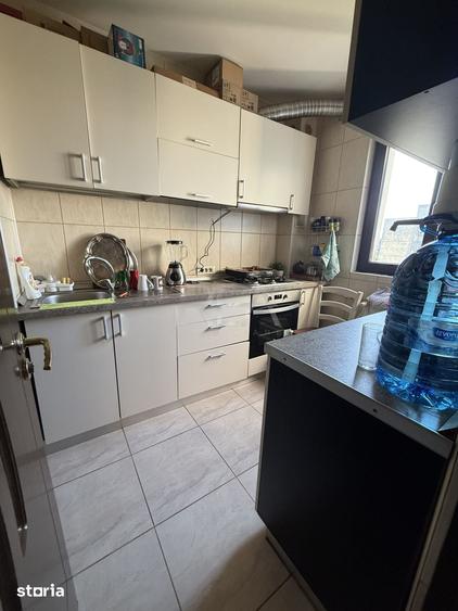 Apartament cu 3 camere decomandat în Drumul Taberei