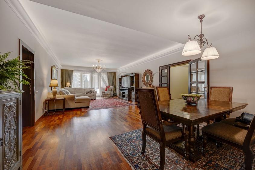 Apartament cu 4 camere, mobilat în Herăstrău