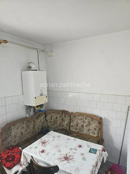 Vand apartament 2 camere, decomandat, Carpa?i 2