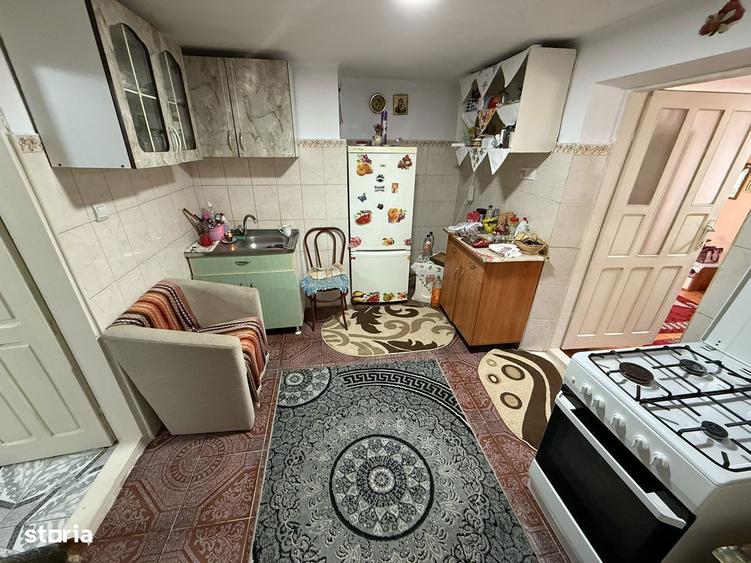 Casa central, Podu Iloaiei, la strada principala - 6