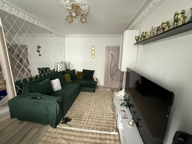 Apartament cu 3 camere de vânzare în zona Groapa - 1