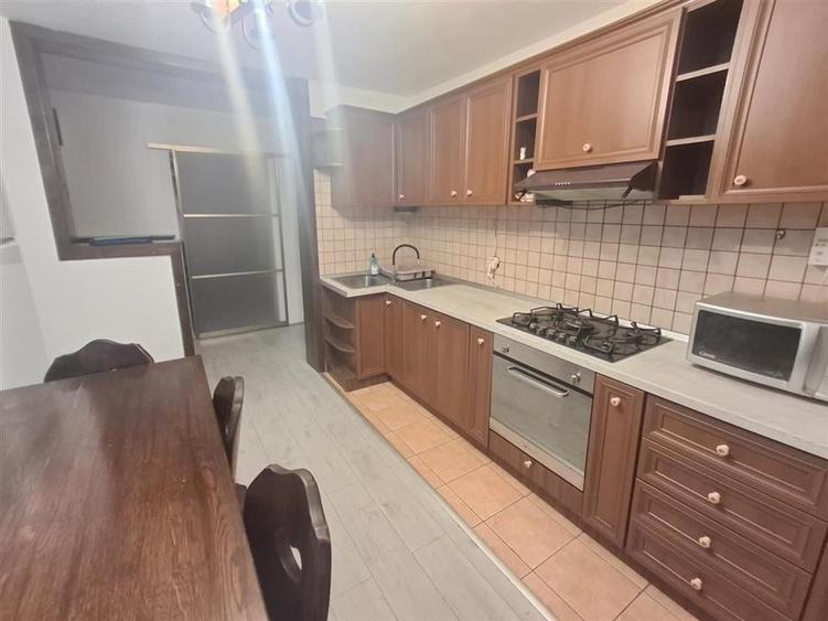 Apartament 3 camere decomandat pivnita zona Strand - 8