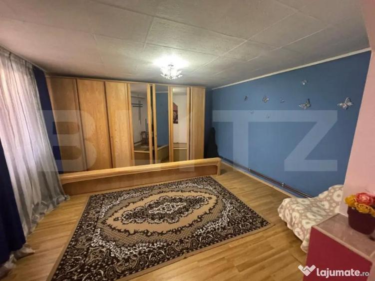 Casa de vanzare, cu 6 camere, 200 mp, zona Hotar - 2