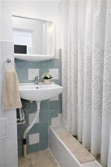 Garsoniera practica,Central: vis-a-vis de Universitatea Transilvania,Brasov. - 4