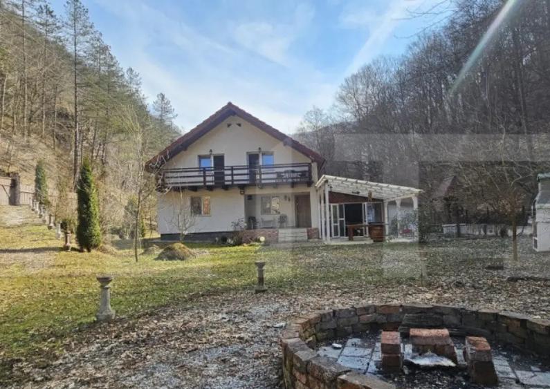 Casa in inima naturii, 140 mp la doar 15 minute de H - 10