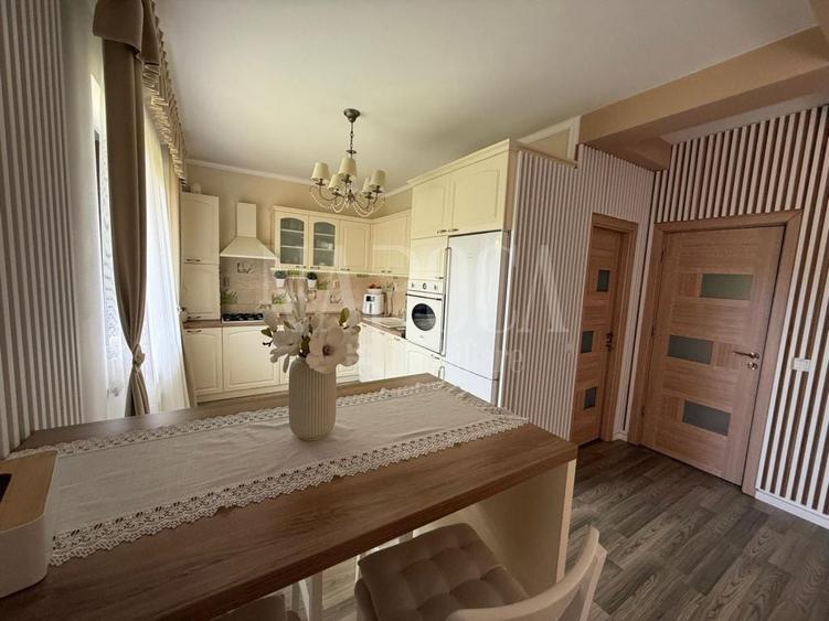 Casa 4 camere de vanzare in Floresti - 1