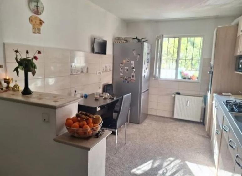 Apartament 4 camere-semidecomandat  -zona Lujerului - 4