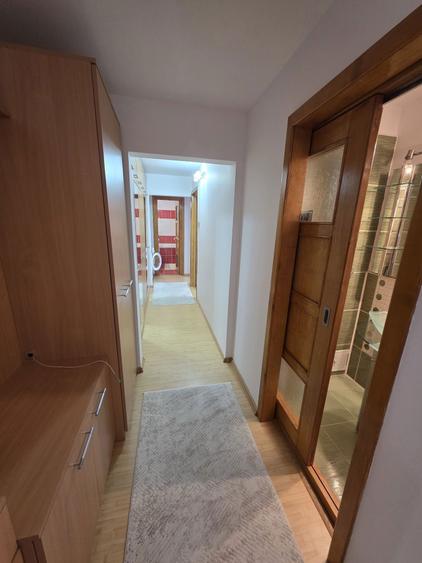Apartament elegant, 3 camere, decomandat, etaj 2/4, str. Cuza Voda - 1